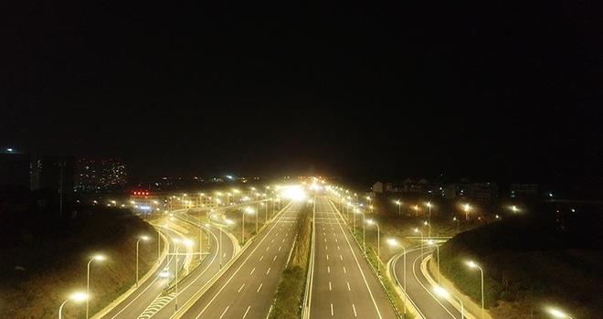 智能照明灯-三思LED路灯(图1)