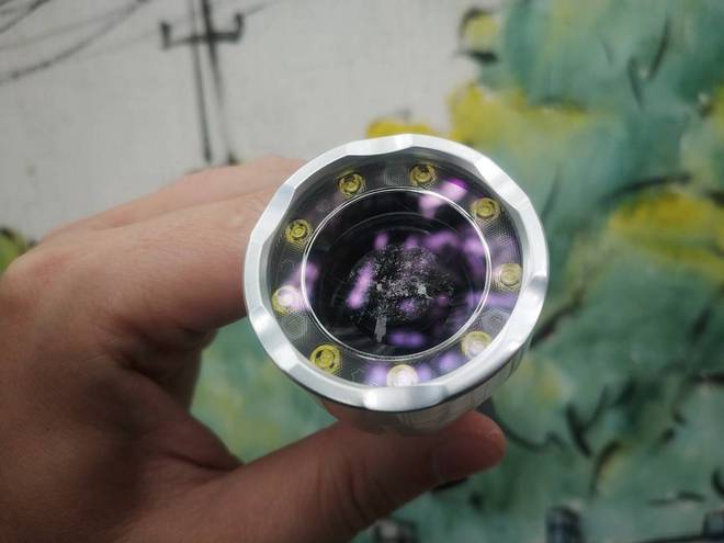 1350米搭配1550LM的聚泛兼容无敌照明:迈特明酷FW3(银色)(图10)