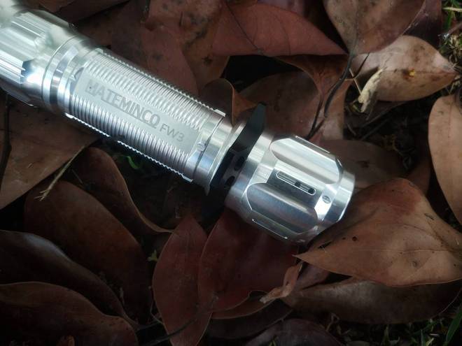 1350米搭配1550LM的聚泛兼容无敌照明:迈特明酷FW3(银色)(图13)