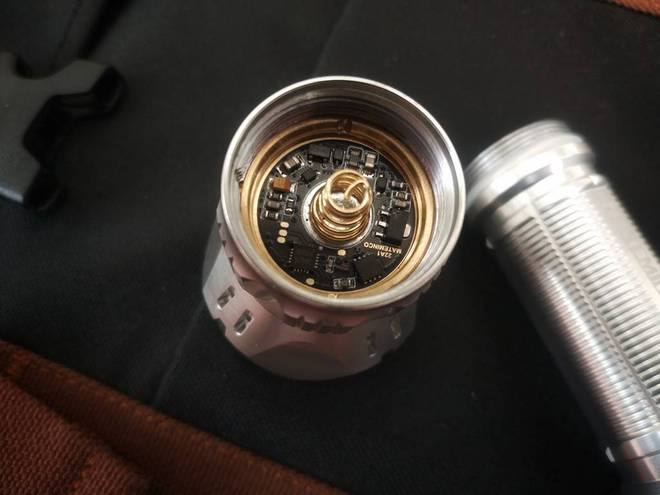 1350米搭配1550LM的聚泛兼容无敌照明:迈特明酷FW3(银色)(图18)