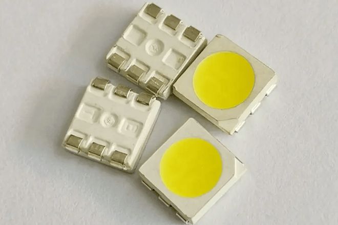 哪个品牌led灯好？五大公认最好用的护眼台灯推荐！(图3)