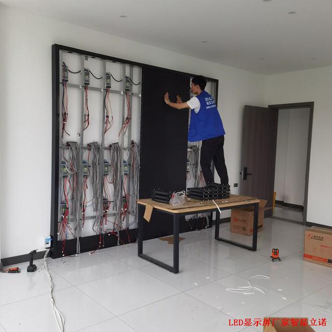直播间大揭秘：LED显示屏带来的视觉盛宴！(图2)