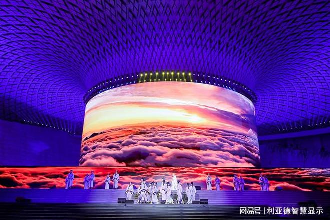 LED创意显示屏：多场景应用的璀璨明星(图2)
