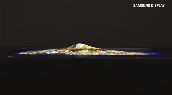 线D！三星大秀肌肉：展示可向外拉伸25%的MicroLED屏(图1)