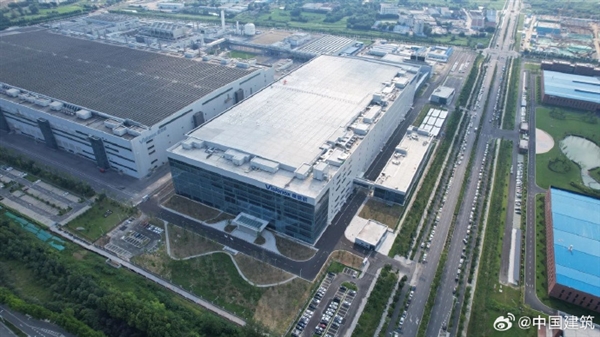 总投资110亿维信诺第6代AMOLED模组生产线竣工(图1)