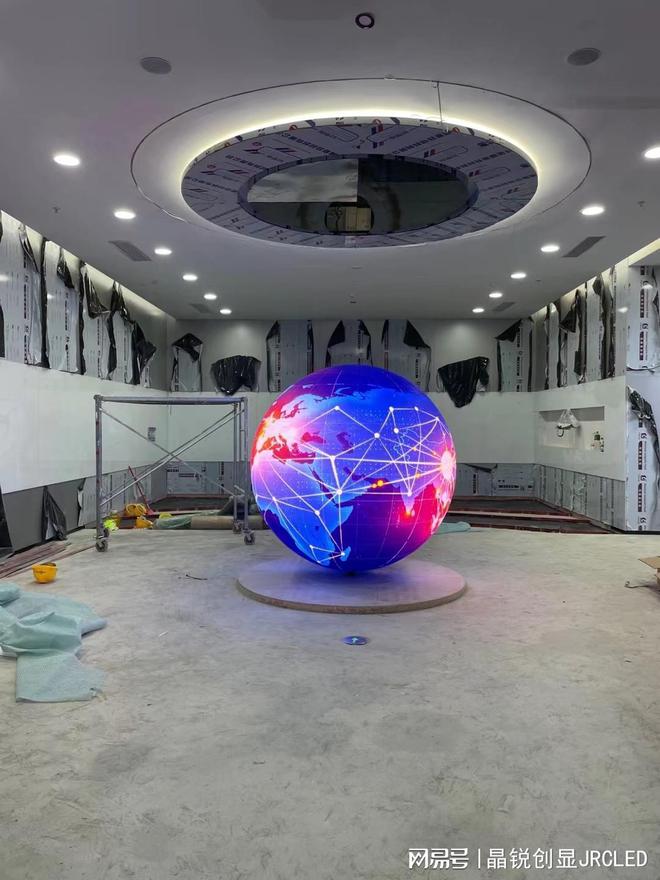 创意球形屏幕LED异形显示屏为什么深受展览展厅设计师追捧。(图1)