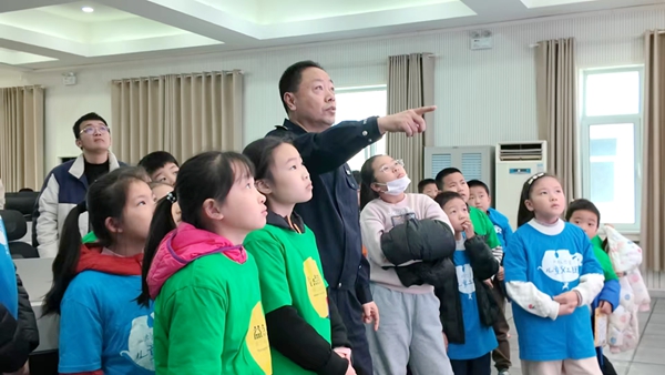 青岛平度：举行第十三个“全国交通安全日”活动暨“交通安全伴我行”主题朗诵比赛启动仪式(图3)