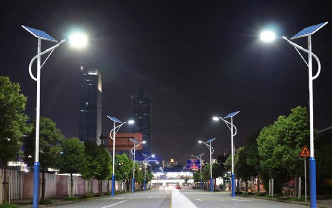 你以为路灯是免费的？揭秘中国路灯电费归属产生的电费有多少？(图1)