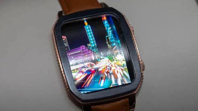 三星展示首款MicroLED可穿戴显示器原型(图1)