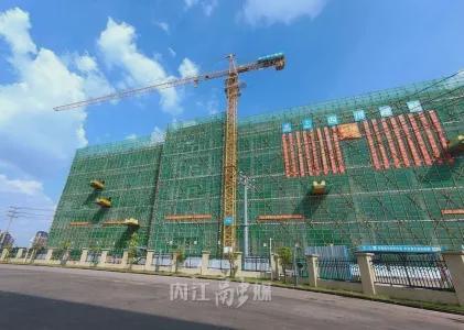 10亿MiniLED项目一期主体封顶！(图1)