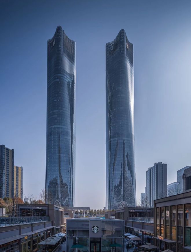 303米！南昌建江西第一高楼！世界最大LED照明幕墙成最大亮点(图1)