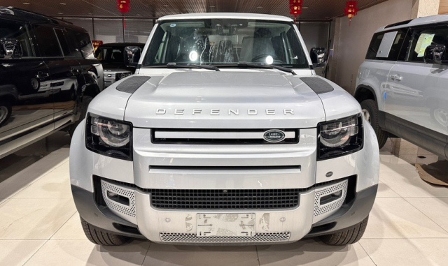 2025款路虎卫士90欧规两门20T分期首付3成即可开回家(图2)