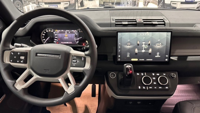 2025款路虎卫士90欧规两门20T分期首付3成即可开回家(图4)