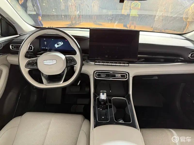 吉利第5代帝豪将于11月5日预售采用最新家族设计轴距增加(图3)