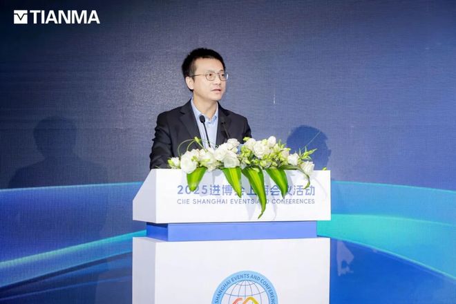 天马携多款透明Micro-LED亮相进博会秦锋：显示竞争已步入“玻璃基时代”(图4)