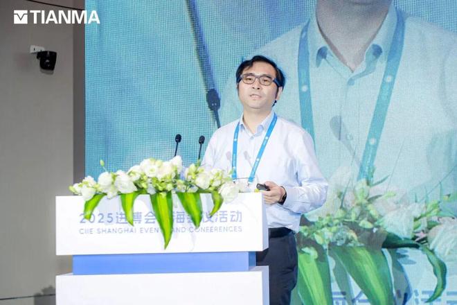 天马携多款透明Micro-LED亮相进博会秦锋：显示竞争已步入“玻璃基时代”(图5)