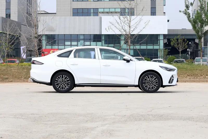 吉利第5代帝豪将于11月18日上市限时先享价689万起(图3)