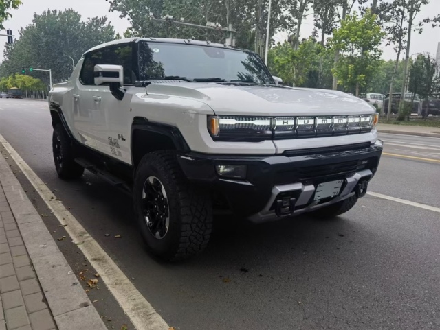 2023款悍马EV皮卡EDITION1豪华大越野优惠8万(图2)