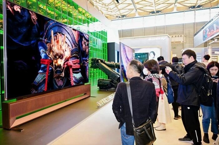 2025年LED及商显行业总结：拥抱AI时代突破形态边界(图1)