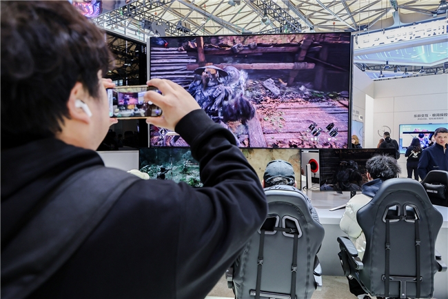 海信三大旗舰显示器重磅亮相AWE2026旗舰电视同源技术引领行业(图1)