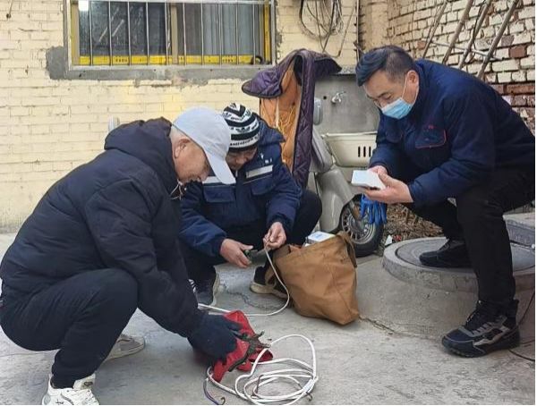 河北保定：五四路街道西苑北社区扫尘迎新春(图4)